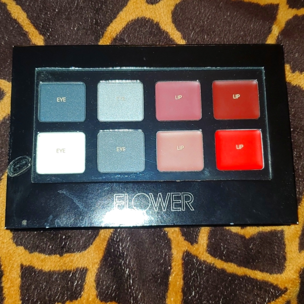 Flower makeup pallet